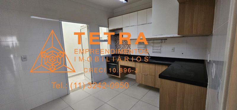 Excelente Casa/ Sobrado de 02 Suites e 02 vagas de Garagem -Santana - Sta. Therezinha;